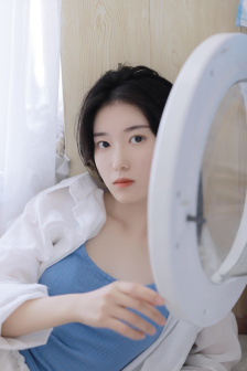 国产夫妇屋内自拍